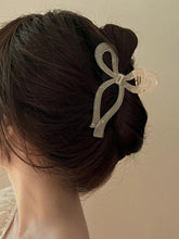 Oversize Bow Pattern Hair Claw Clip